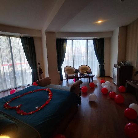 Green Queen Hotel ティビリシ エクステリア 写真