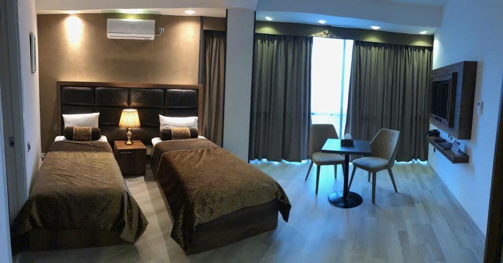 Green Queen Hotel ティビリシ エクステリア 写真