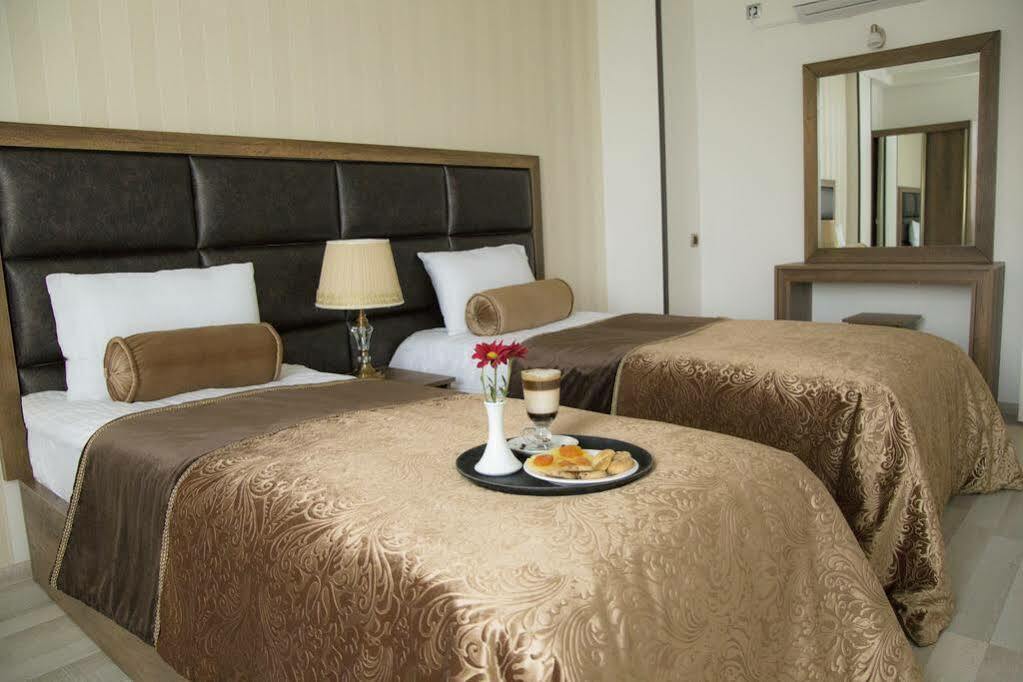 Green Queen Hotel ティビリシ エクステリア 写真
