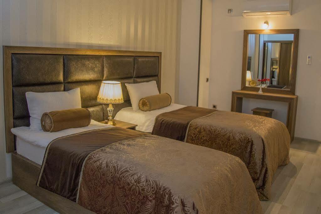 Green Queen Hotel ティビリシ エクステリア 写真